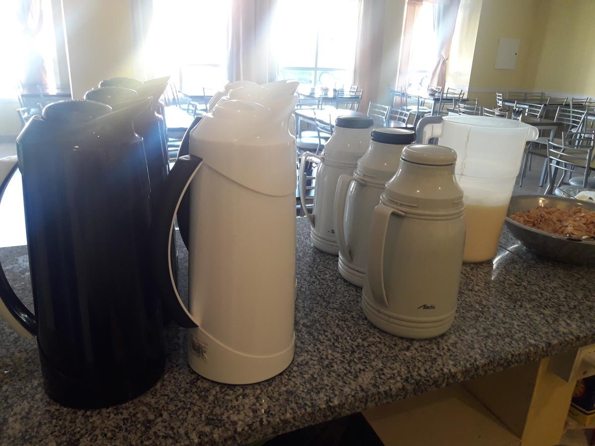 Hotel Tandil Puerto Madryn Ngoại thất bức ảnh